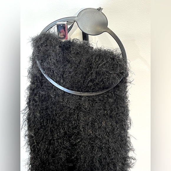 Silence + Noise Infinity Scarf NEW Black Soft Fluffy Wrap - Picture 2 of 3